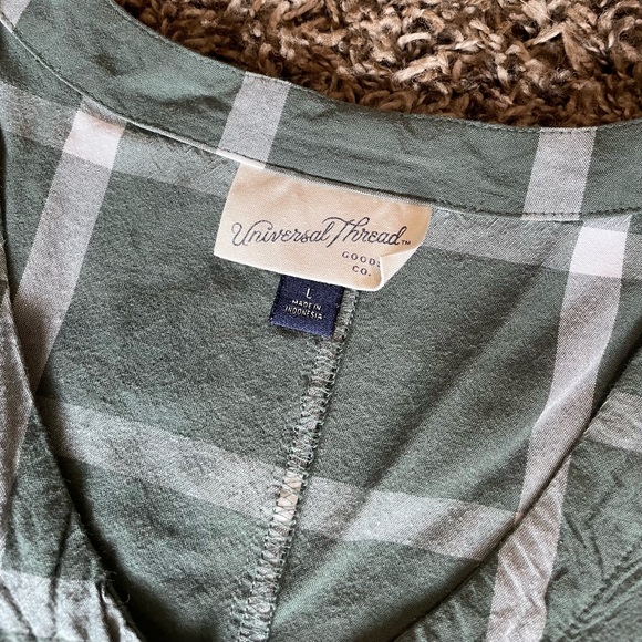 Universal Threads Sage Green Plaid Top - Picture 2 of 6
